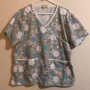 Nursing scrub top